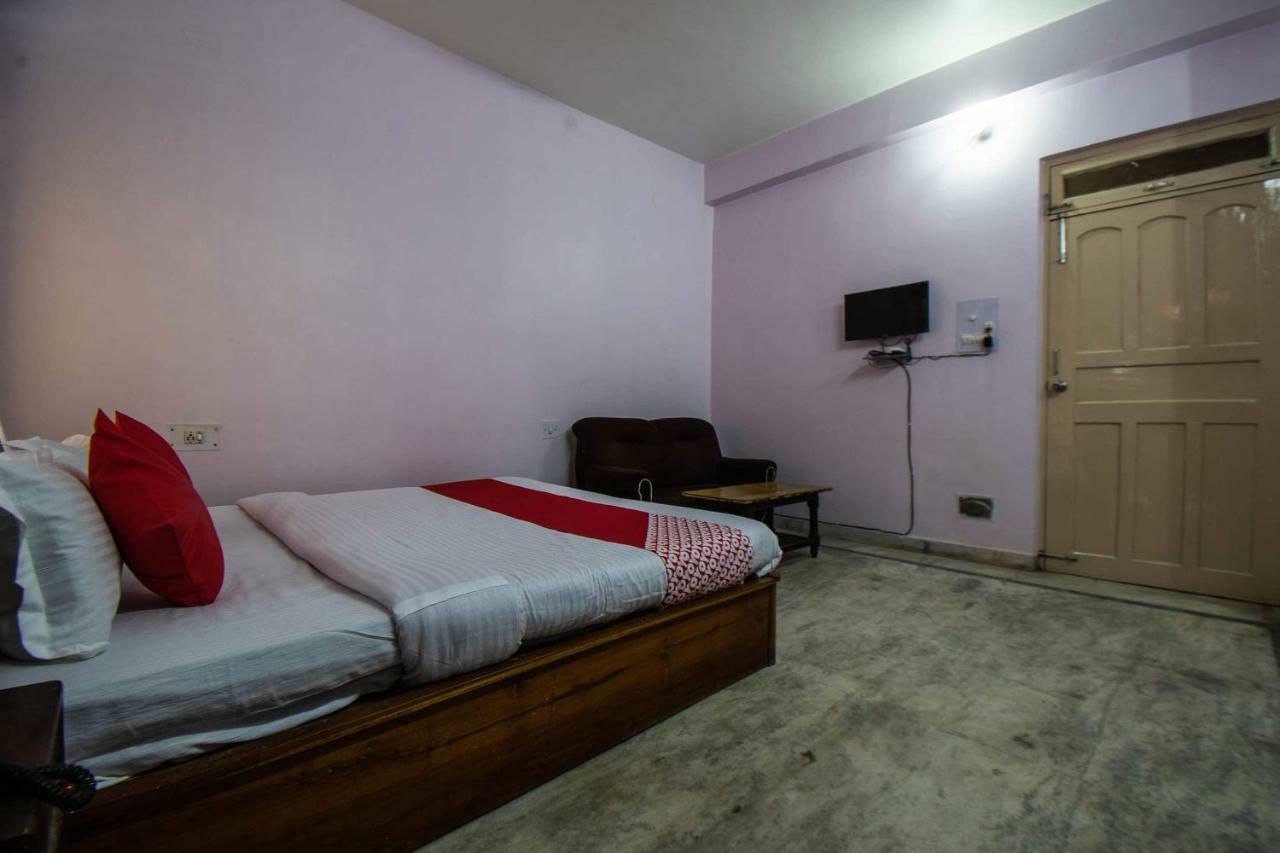 Hôtel Oyo 29792 Piyush Hajipur Extérieur photo