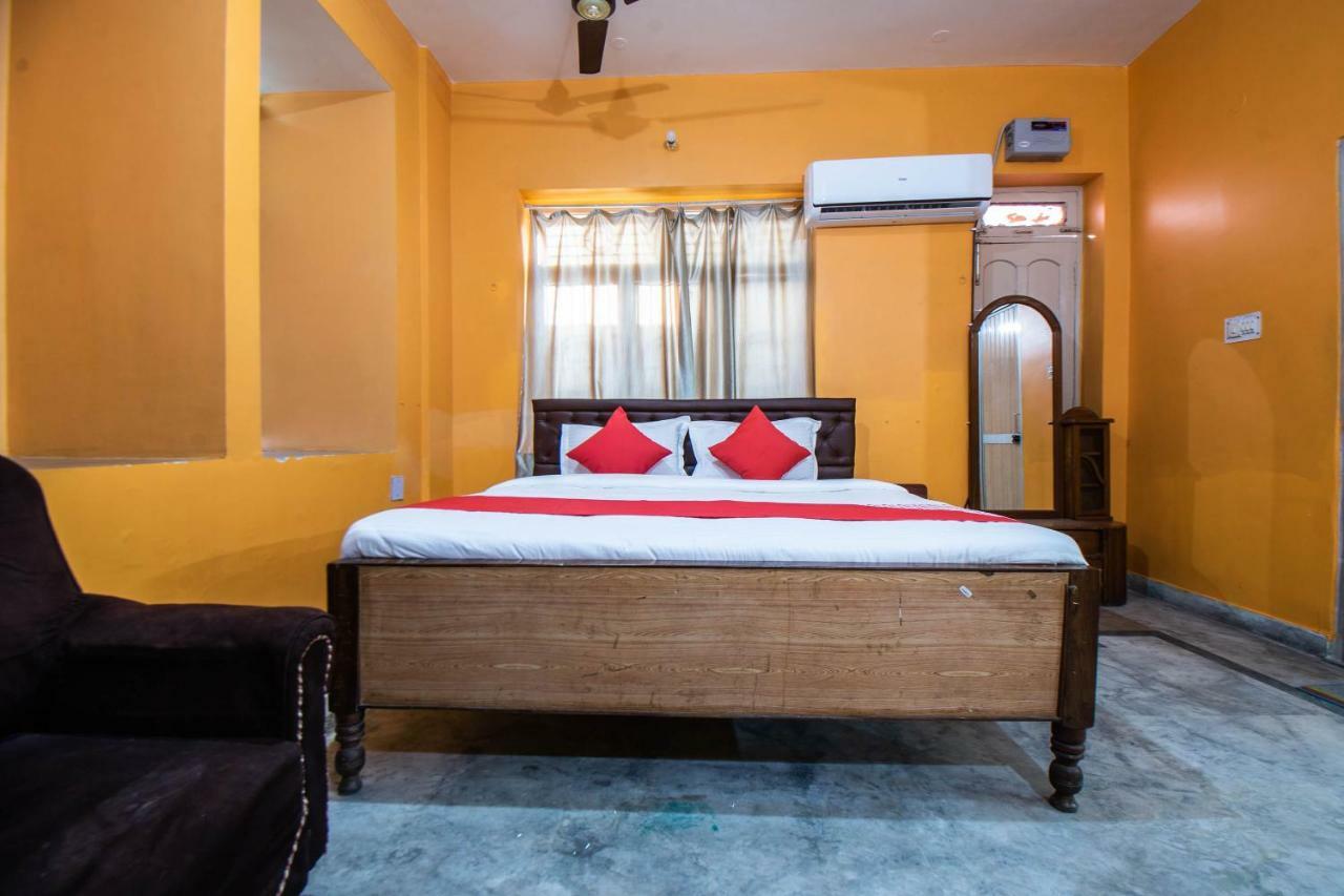 Hôtel Oyo 29792 Piyush Hajipur Extérieur photo