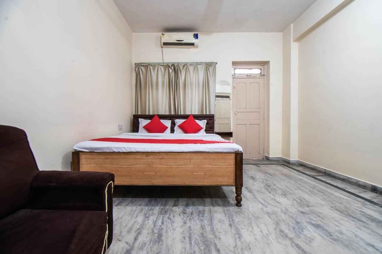 Hôtel Oyo 29792 Piyush Hajipur Extérieur photo